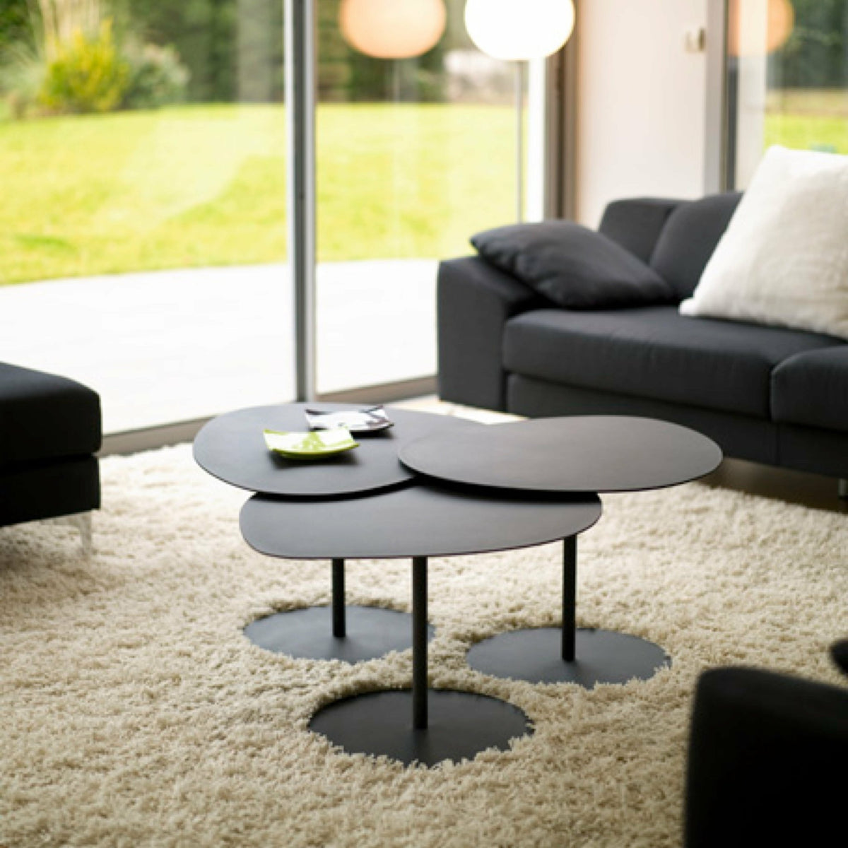 Table basse en acier mat olive 39 cm Galet 02 - Matière Grise - The Cool Republic