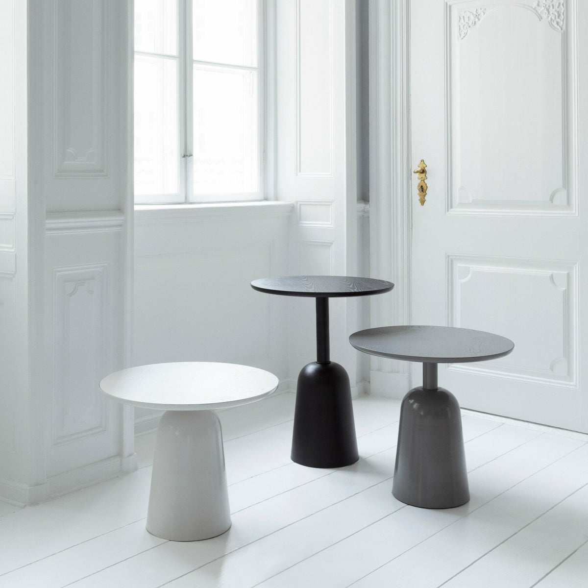 Table basse en acier warm grey Turn table Warm Grey - Normann Copenhagen - The Cool Republic