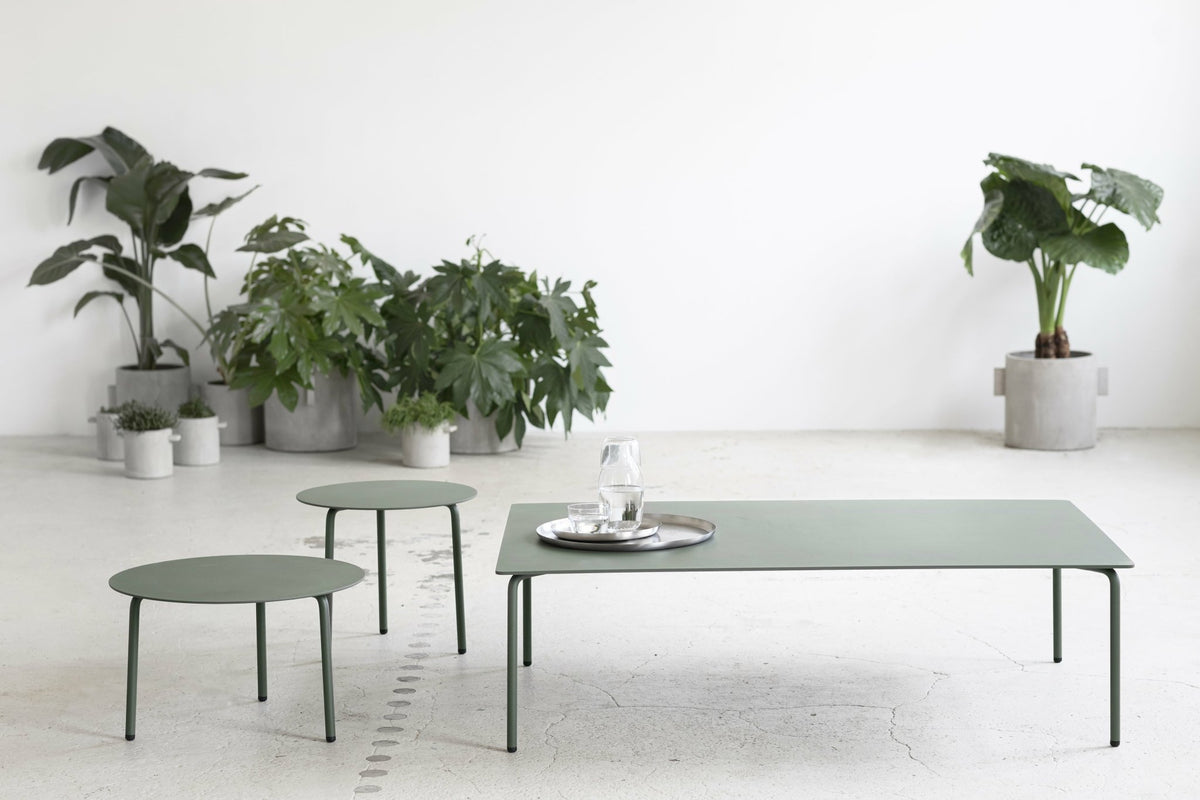 Green aluminum coffee table August - Serax - The Cool Republic