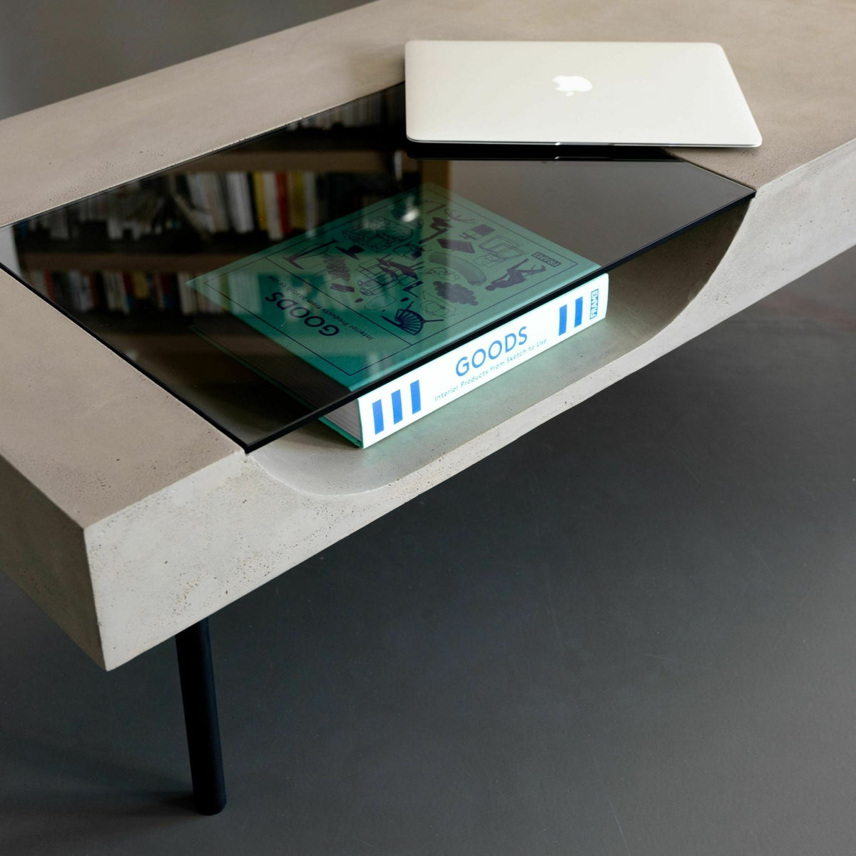 Table basse en béton et acier Curb - Lyon Béton - The Cool Republic