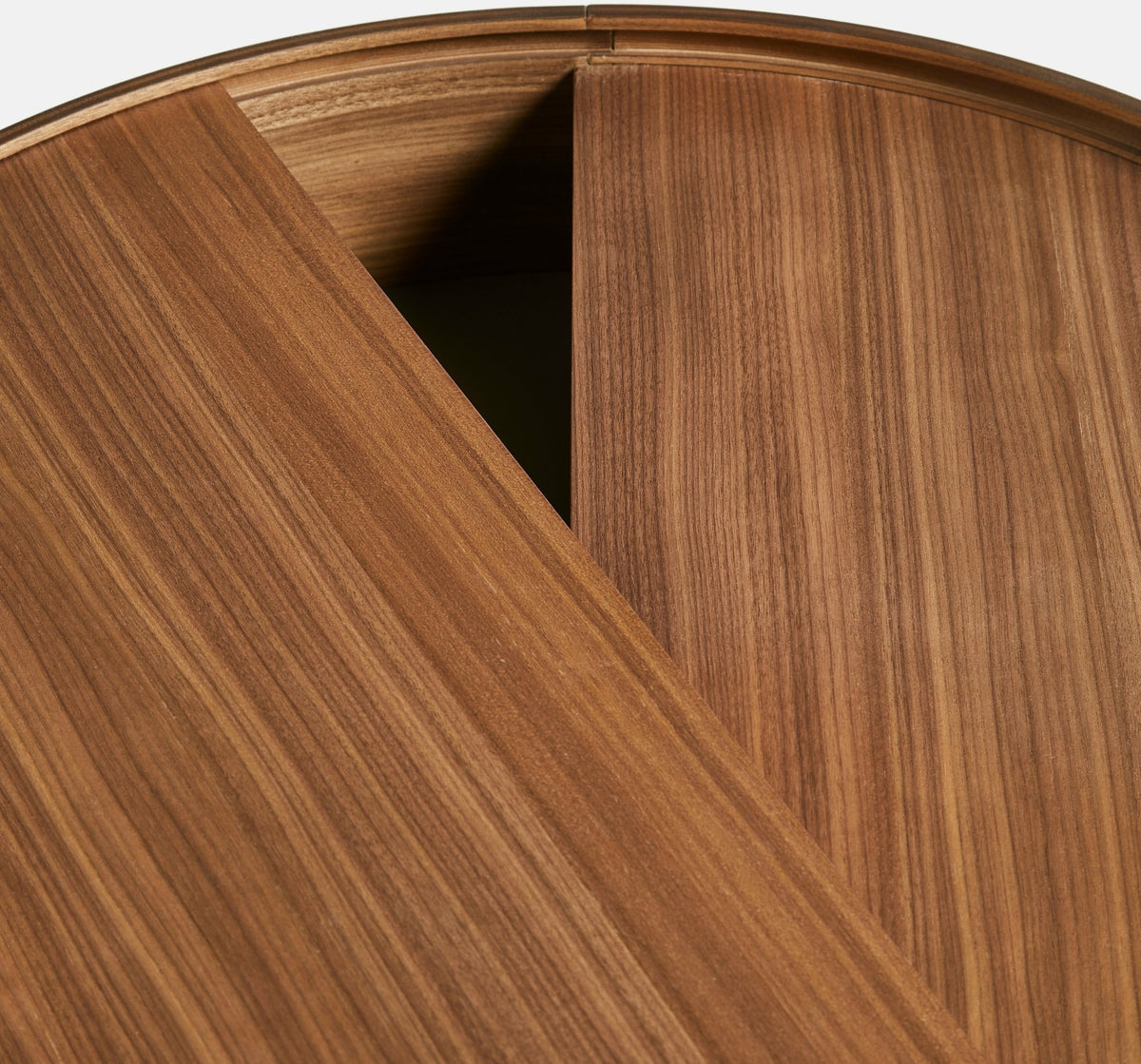 Table basse en bois de noyer 66x38cm Arc - Woud - The Cool Republic
