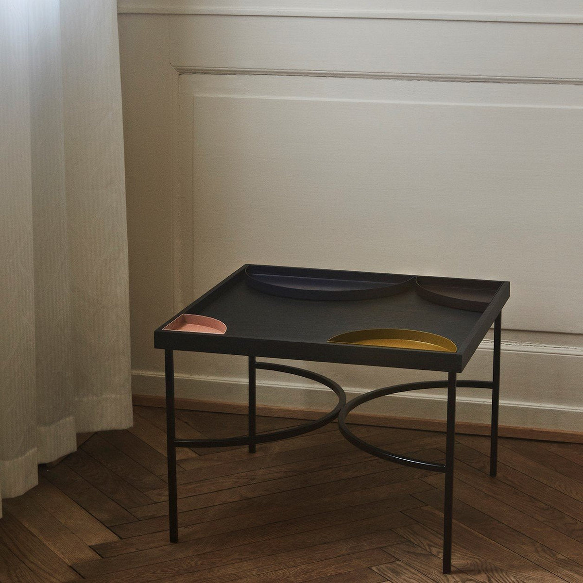 Table basse en chêne et métal doré Unity - AYTM - The Cool Republic