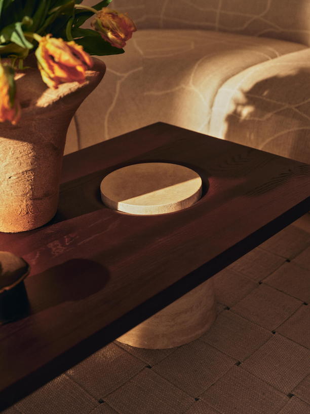 Table basse en en travertin et frêne carbonisé 55x155x34cm Grova - Ferm living - The Cool Republic