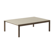 Table basse en grès beige sable lisse et chêne foncé 85 x 120 cm Couple - Muuto - The Cool Republic