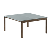 Table basse en grès bleu pâle wavy et chêne foncé 85 x 80 cm Couple - Muuto - The Cool Republic
