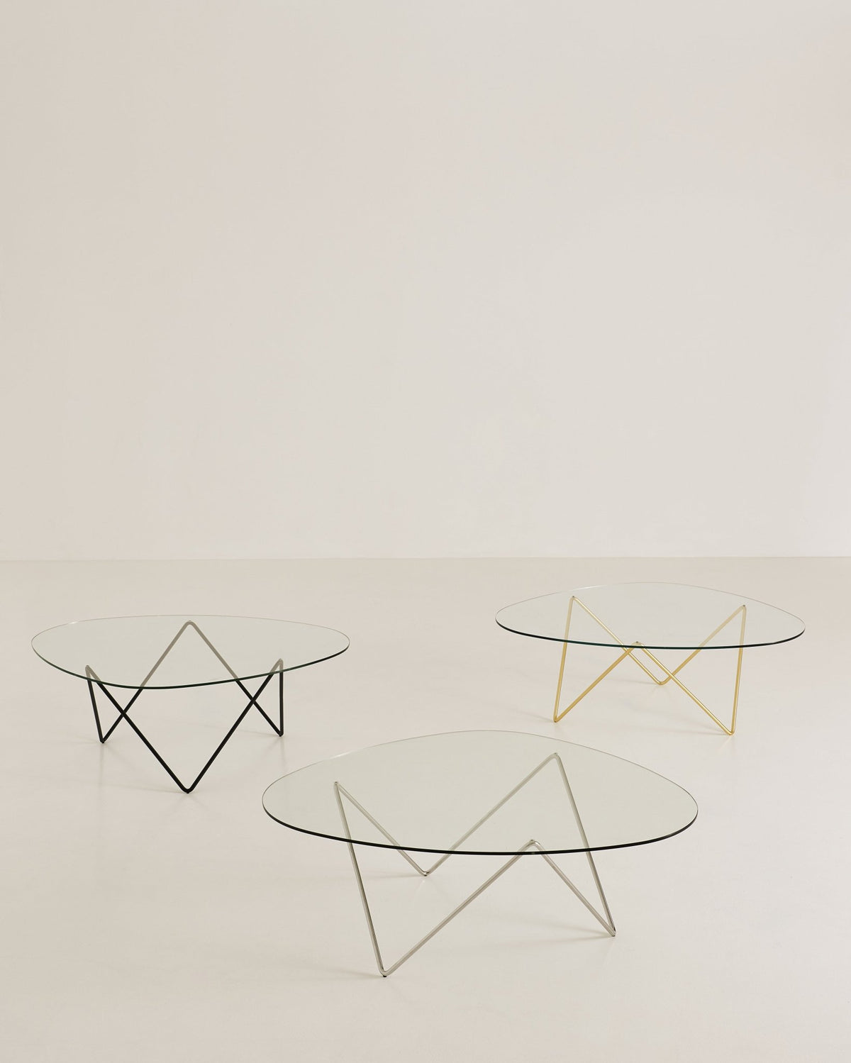 Table basse en laiton et verre Pedrera - Gubi - The Cool Republic