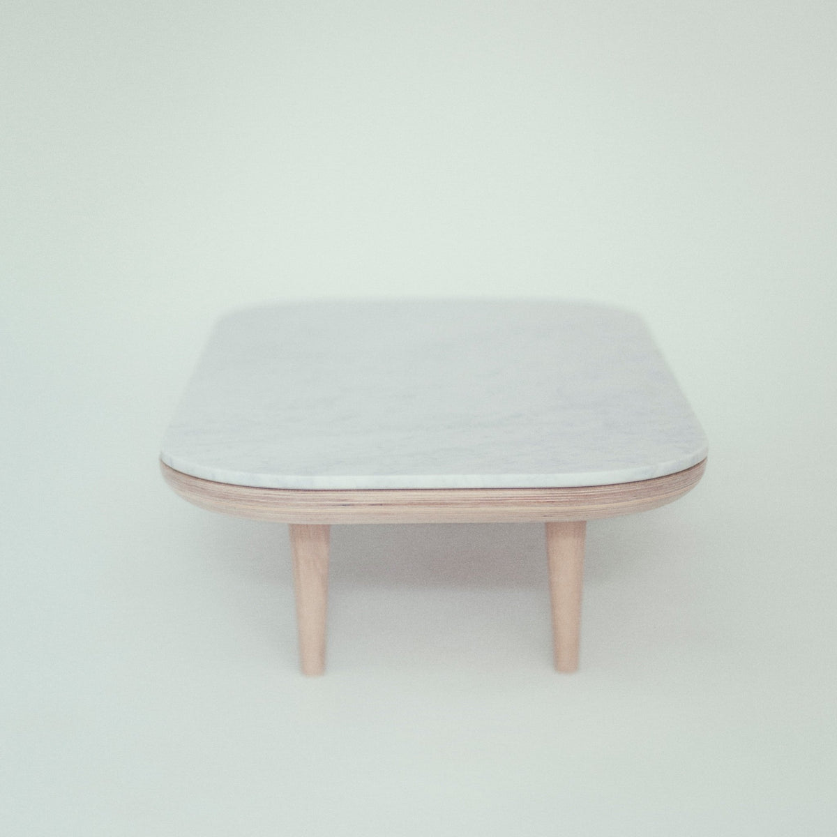 Table basse en marbre blanc Fly SC5 - &tradition - The Cool Republic