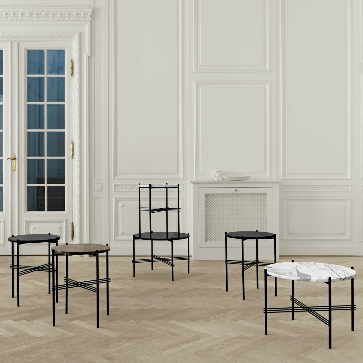 Table basse en marbre noir marquina 55 cm TS - Gubi - The Cool Republic