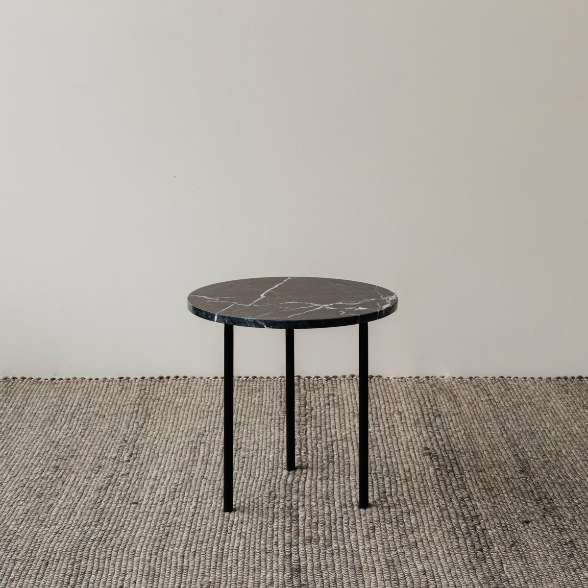 Coffee table in marbre black S Gruff - Un’common - The Cool Republic