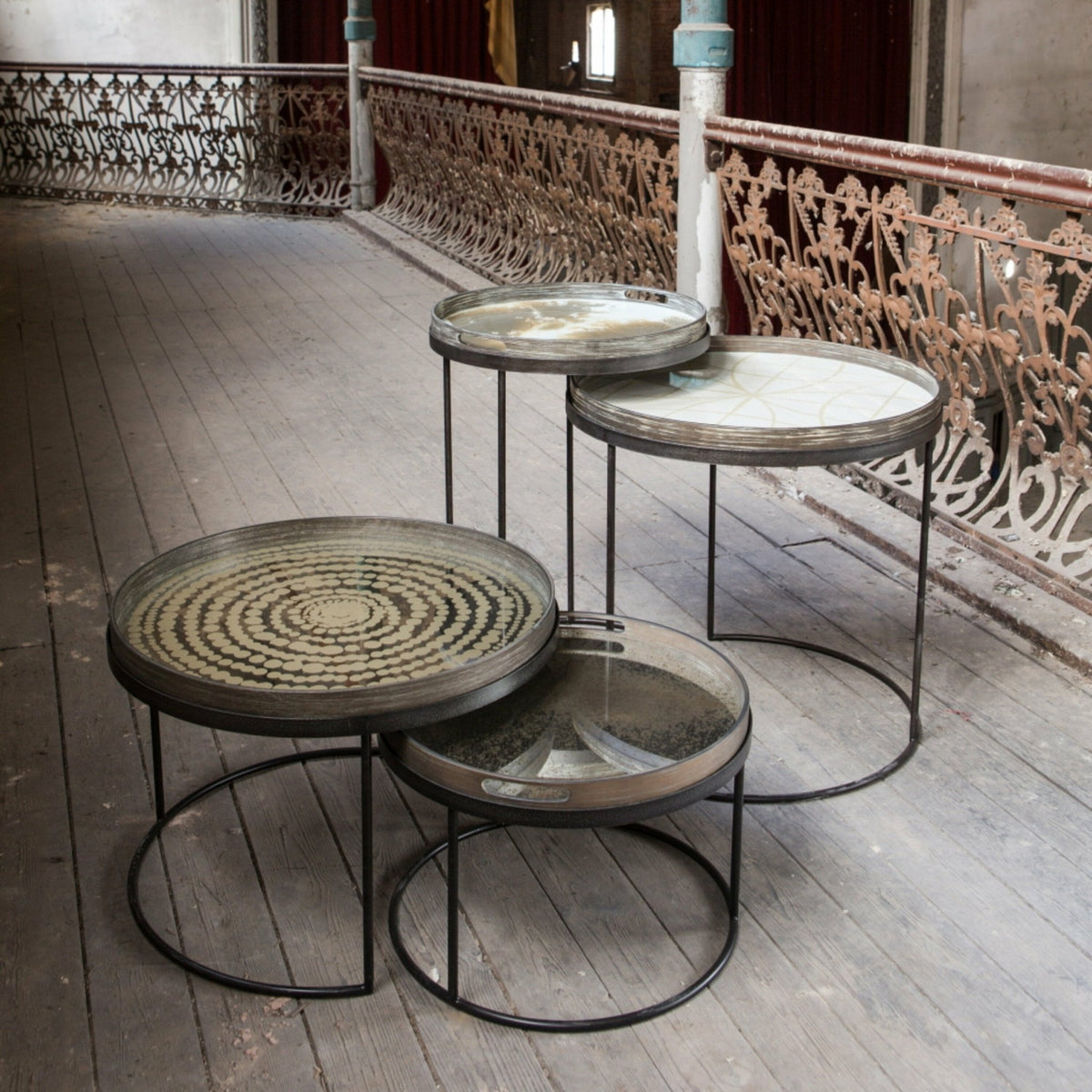 Table basse en métal à plateau rond 93 cm - Ethnicraft Accessories - The Cool Republic