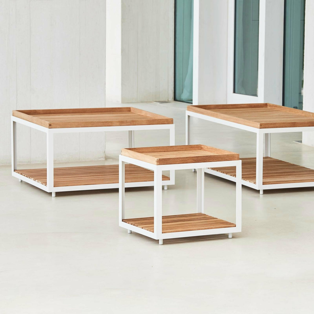 Table basse en teck et cadre blanc 79x79 cm Level - Cane-Line - The Cool Republic