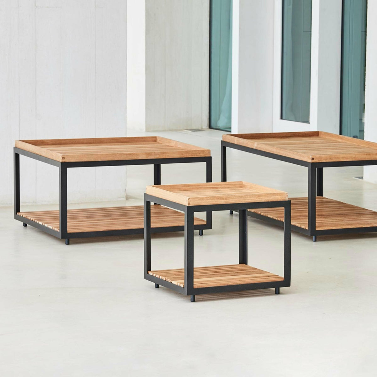Table basse en teck et cadre noir 79x79 cm Level - Cane-Line - The Cool Republic