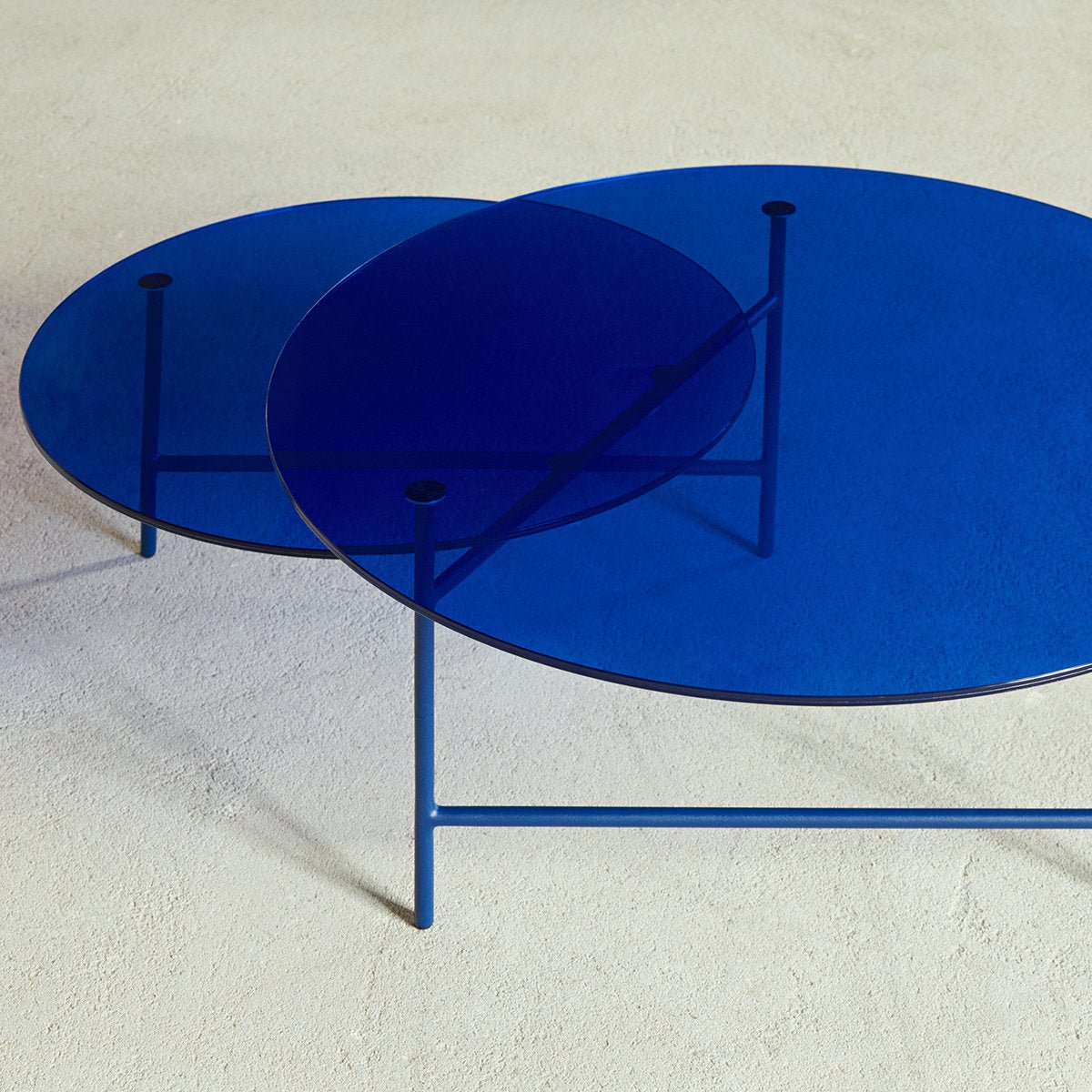 Table basse en verre Bleu Zorro - La Chance - The Cool Republic