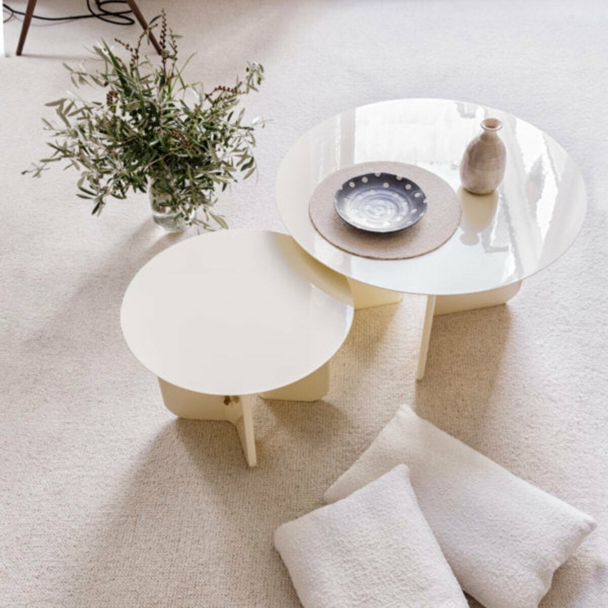 Table basse laquée ivoire Large Be Good - Red Edition - The Cool Republic