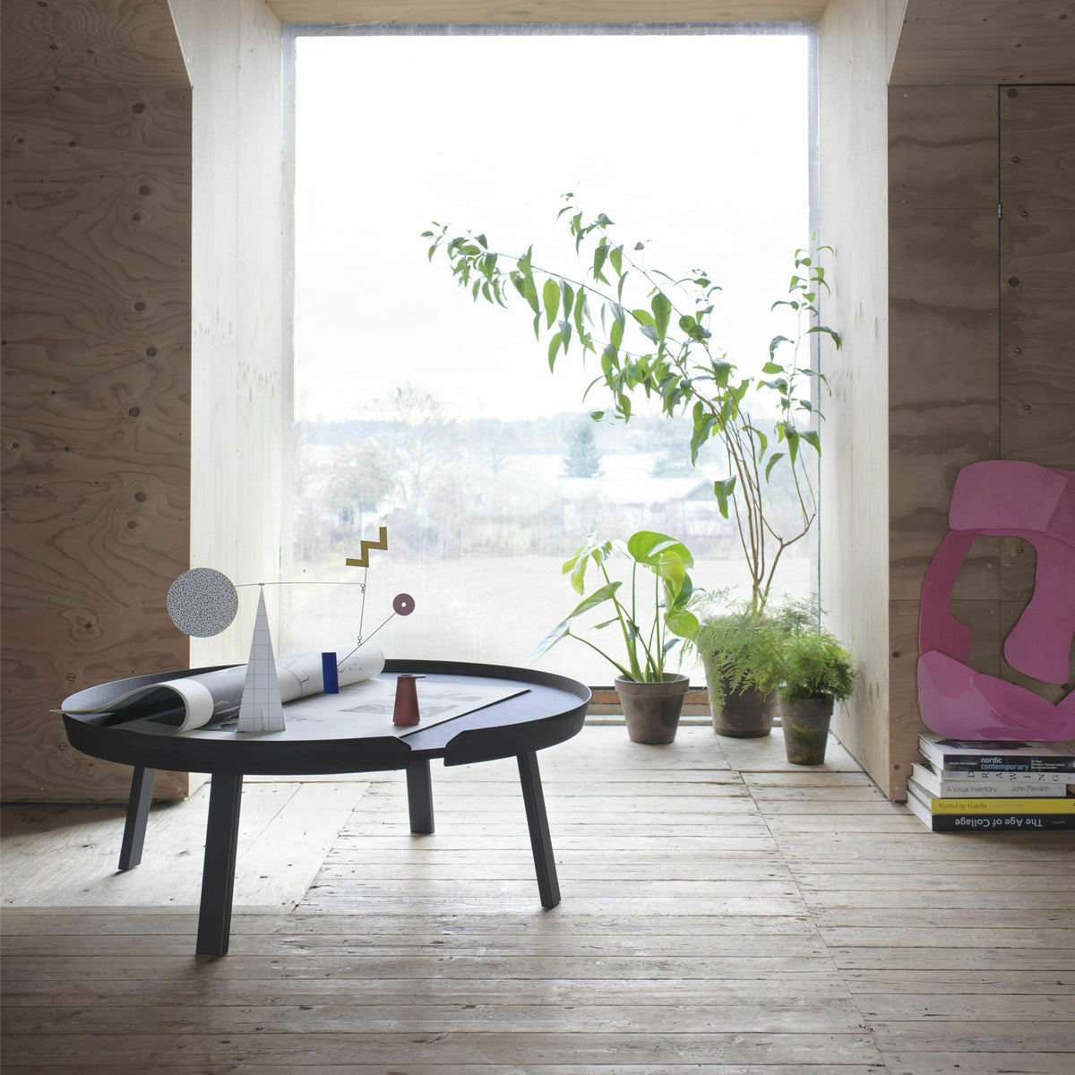 Table basse marron foncé 95 cm Around - Muuto - The Cool Republic