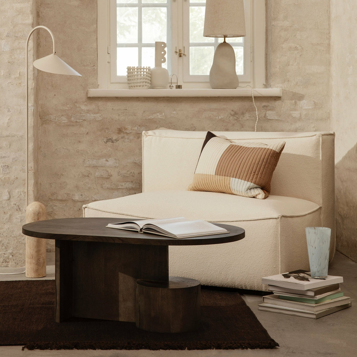 Table basse ovale en frêne cendré noir Insert - Ferm Living - The Cool Republic