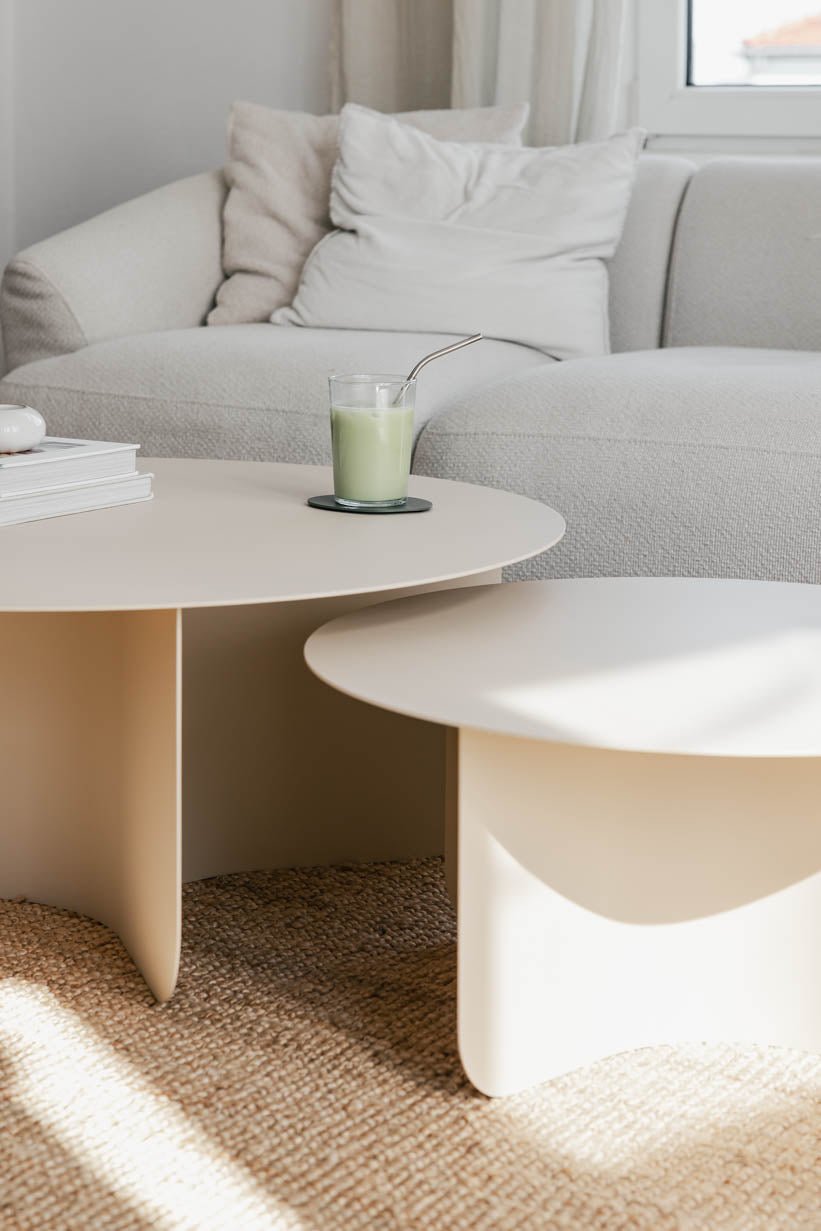 Table basse ronde en acier beige 65x30cm Miro - Metallbude - The Cool Republic