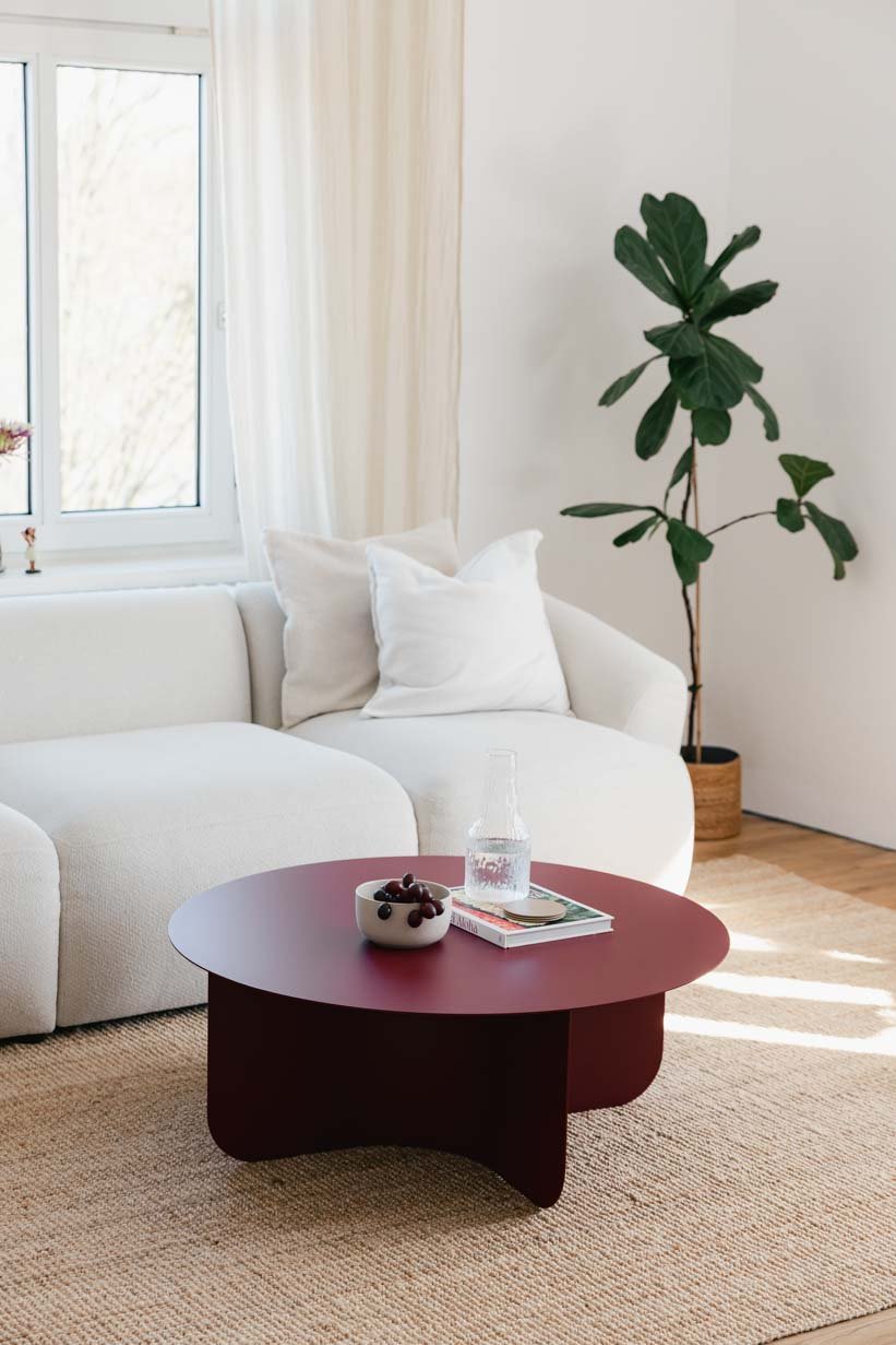 Table basse ronde en acier bordeaux 65x30cm Miro - Metallbude - The Cool Republic