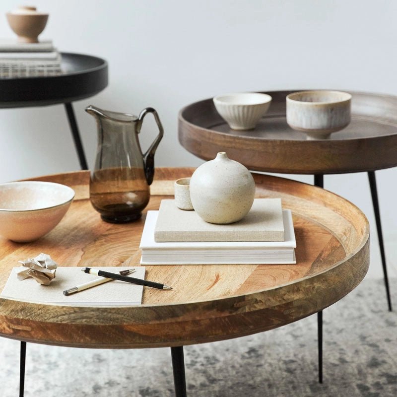 Table basse ronde en bois naturel et acier noir 46 x 52 cm Bowl - Mater - The Cool Republic