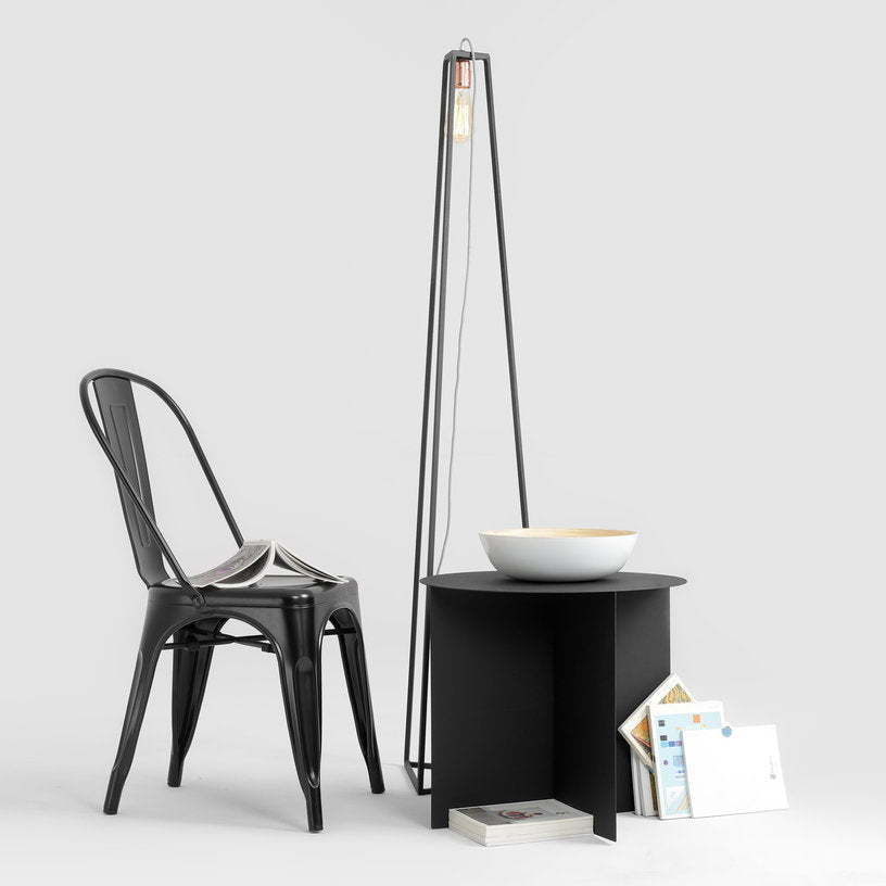 Table basse ronde en métal noir Oli - Custom Form - The Cool Republic