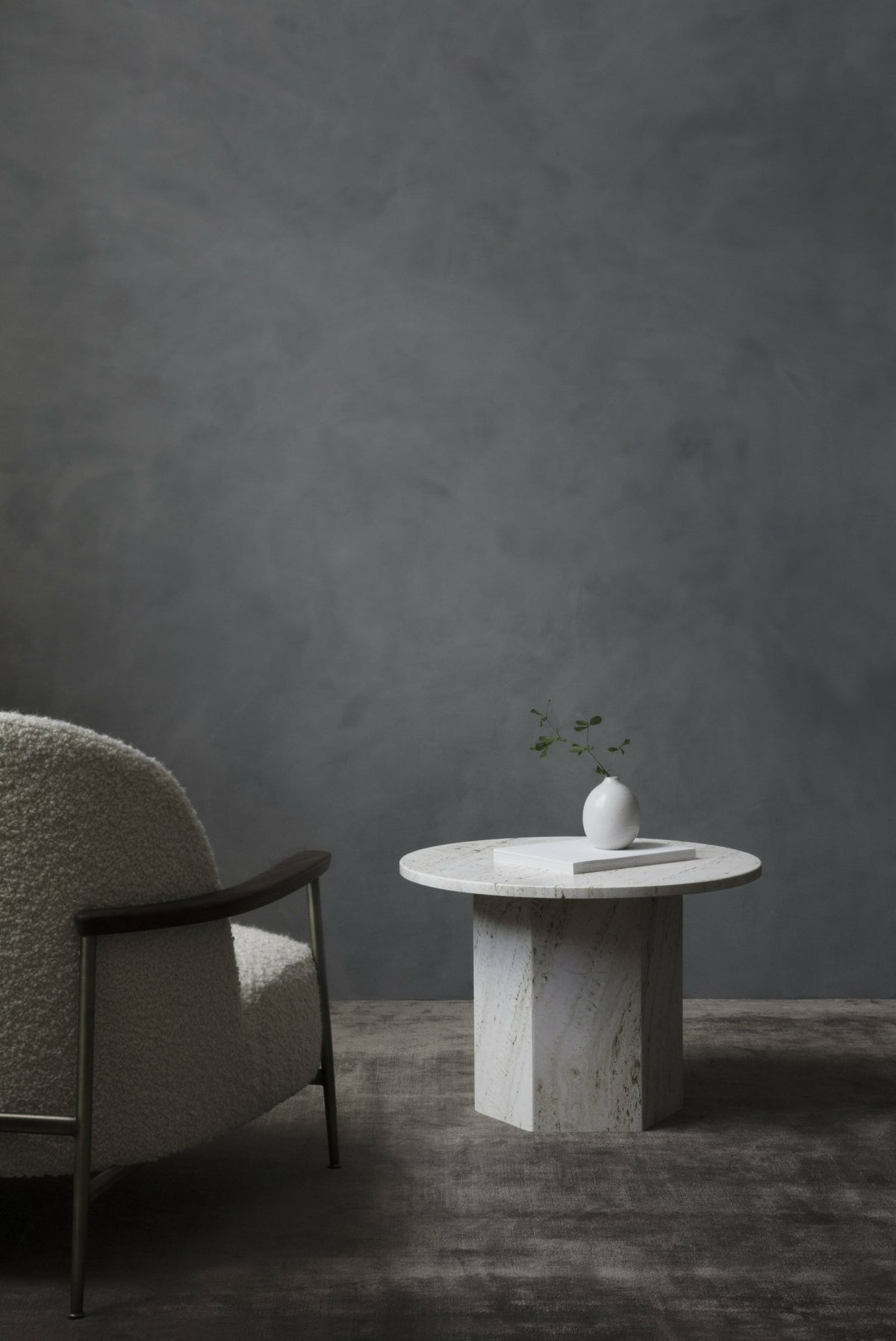 Table basse ronde en pierre blanche 60 cm Epic - Gubi - The Cool Republic