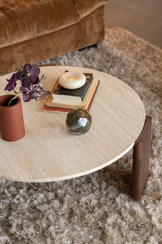 Table basse ronde en travertin et bois d'hévéa 90cm Valcour - Dutchbone - The Cool Republic
