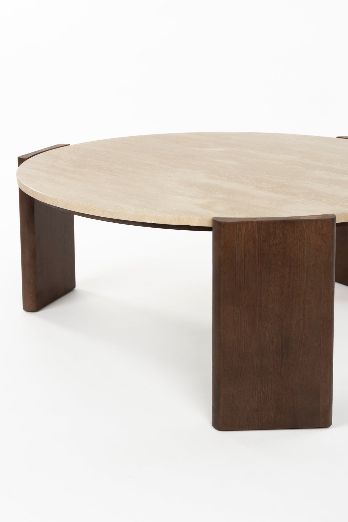 Table basse ronde en travertin et bois d'hévéa 90cm Valcour - Dutchbone - The Cool Republic