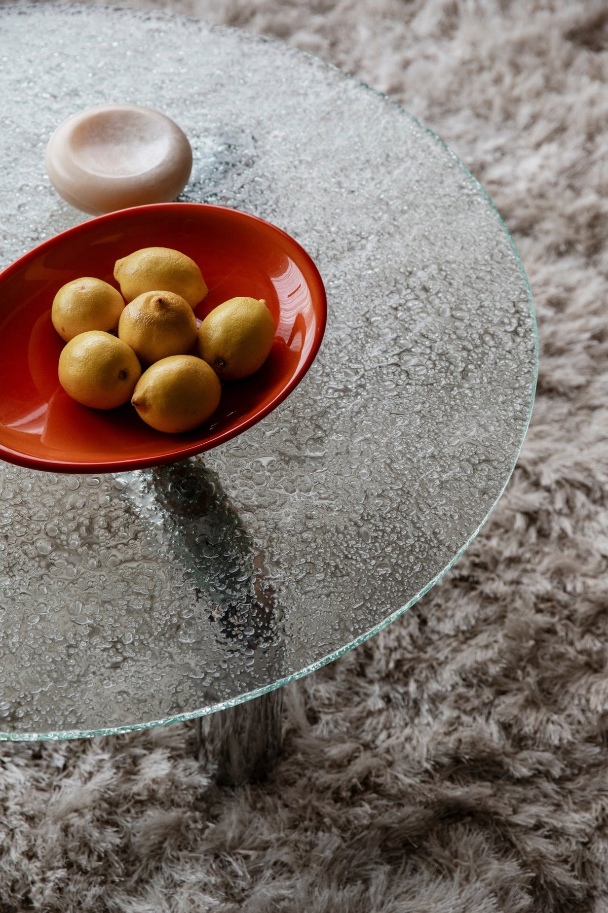 Table basse ronde en verre trempé et acier chromé 80cm Marly - Dutchbone - The Cool Republic