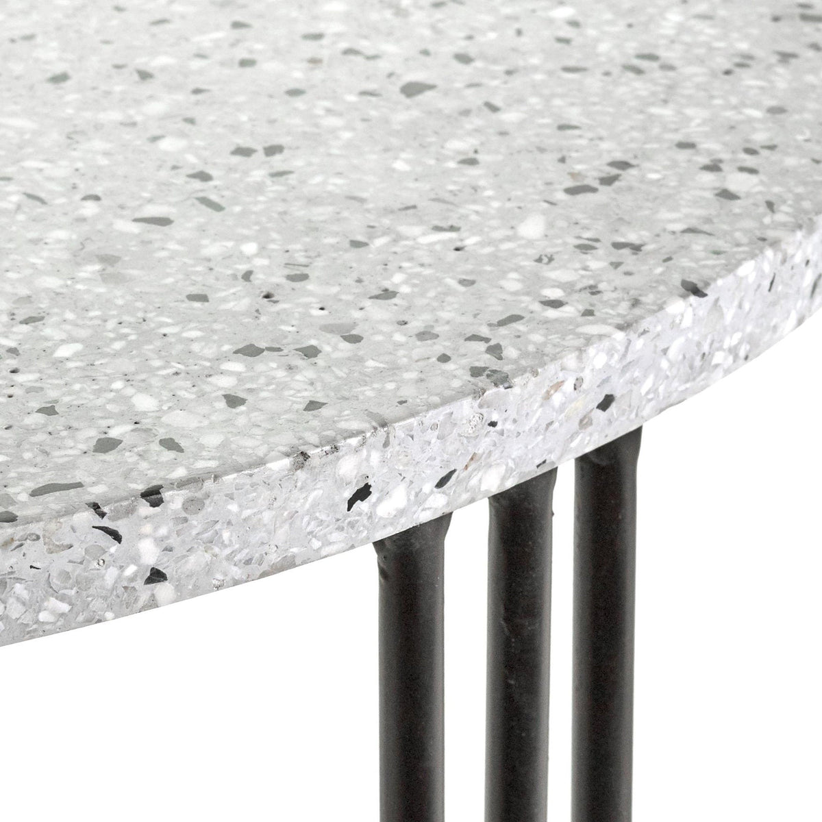 Table basse ronde noire et grise 50 cm Terrazzo - Serax - The Cool Republic