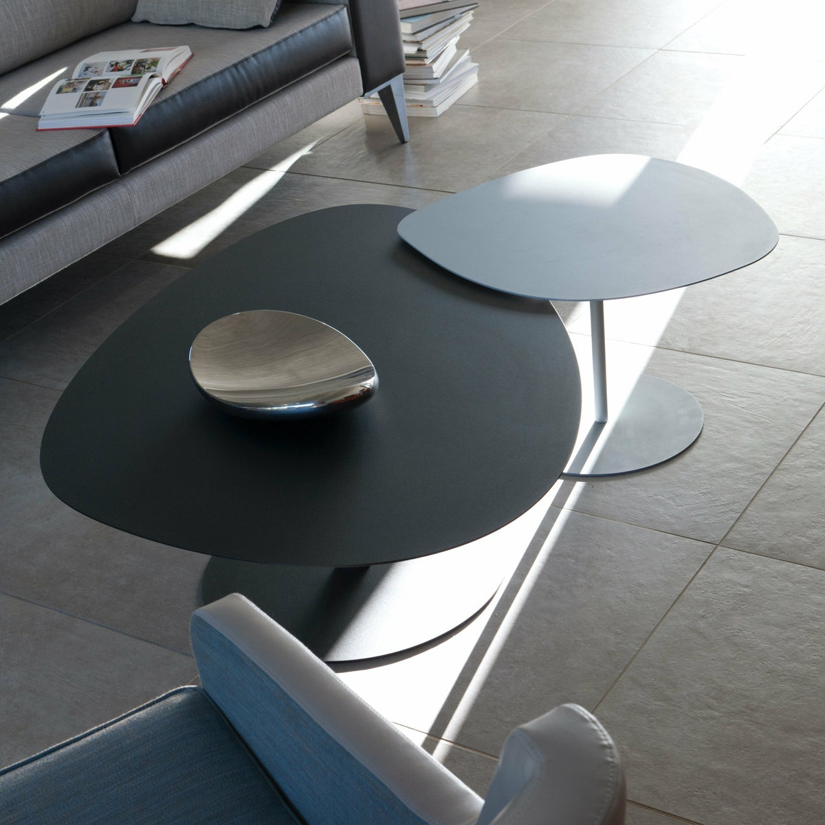 Table basse XL olive 80 cm Galet - Matière Grise - The Cool Republic