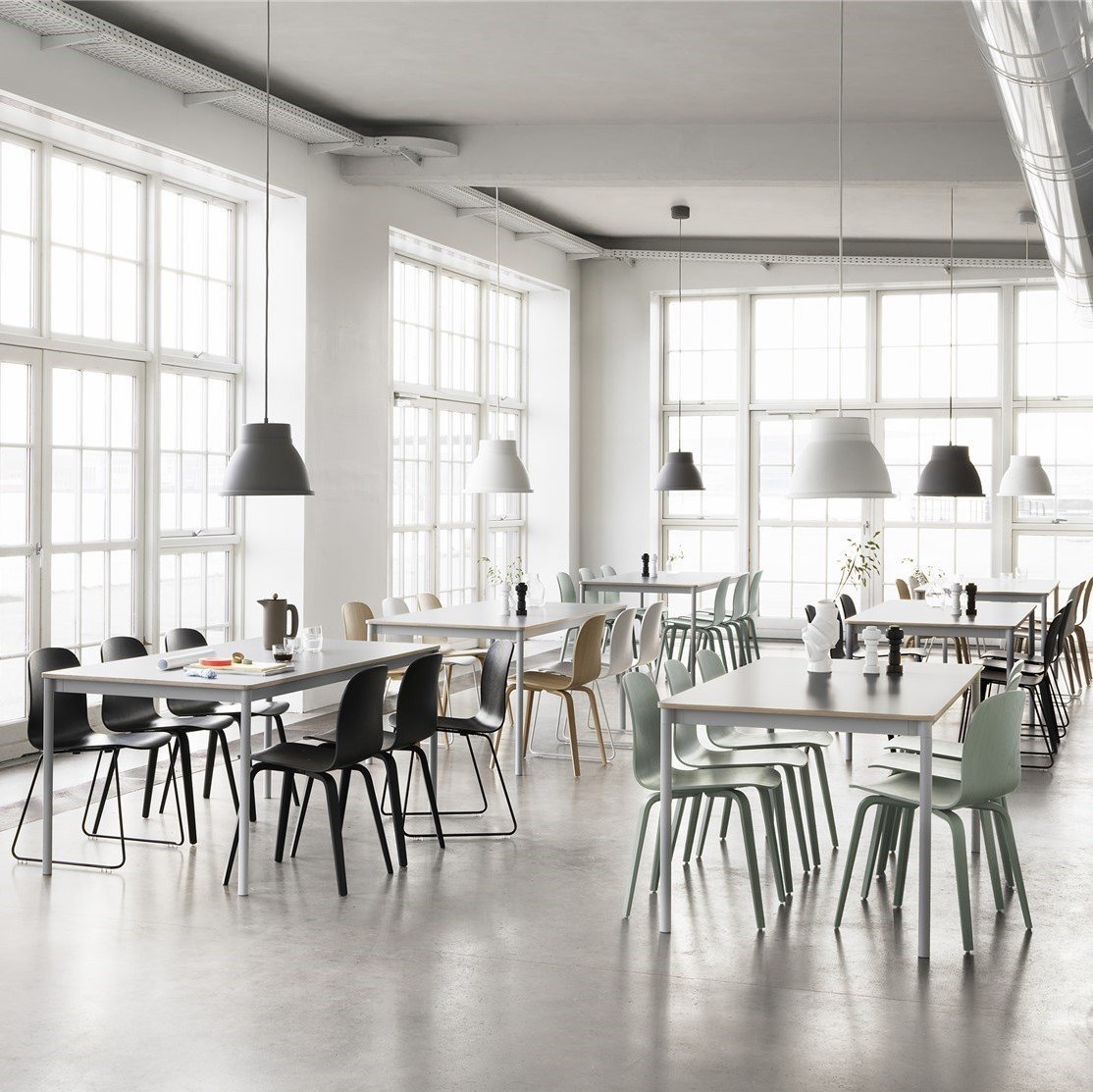 Table blanche bords en bois 190 cm Base - Muuto - The Cool Republic