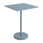 Table carrée d'extérieur en acier bleu ciel 70 x 70 x 95 cm Linear - Muuto - The Cool Republic