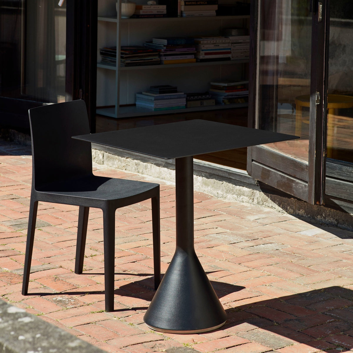 Table cone anthracite 90 cm Palissade - HAY - The Cool Republic