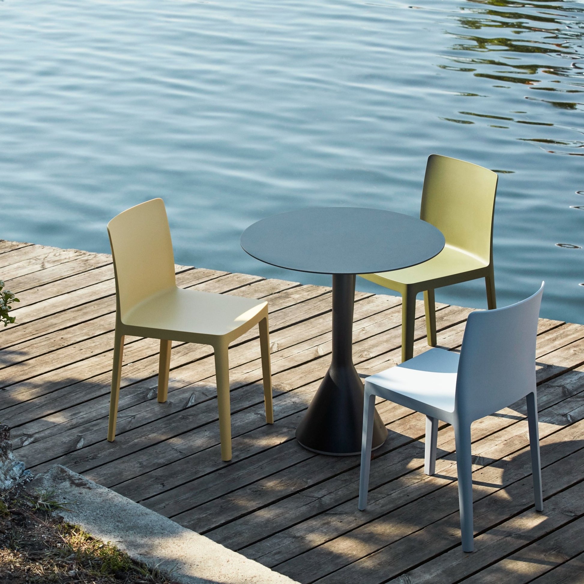 Table cone anthracite 90 cm Palissade - HAY - The Cool Republic