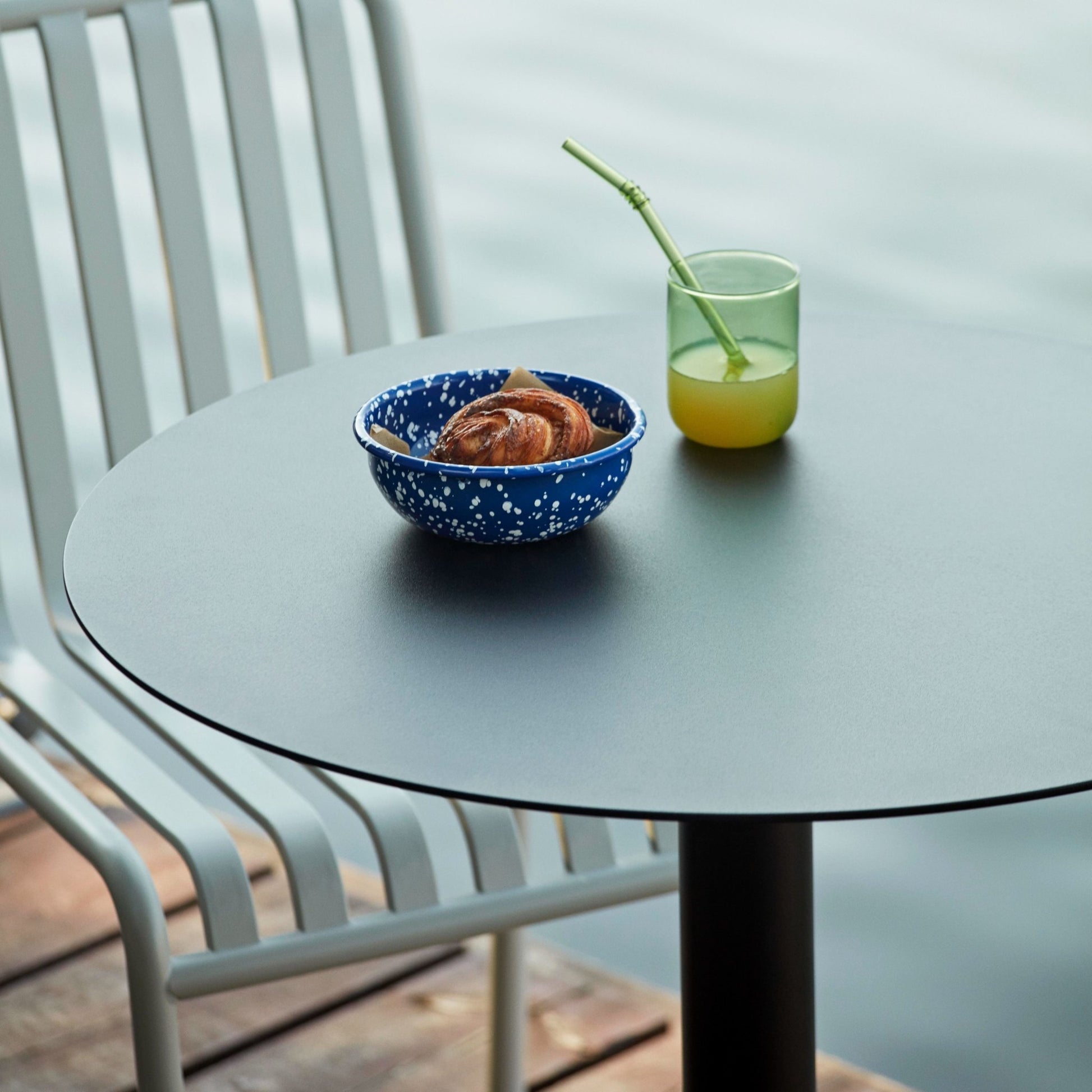 Table cone anthracite Ø70 Palissade - HAY - The Cool Republic