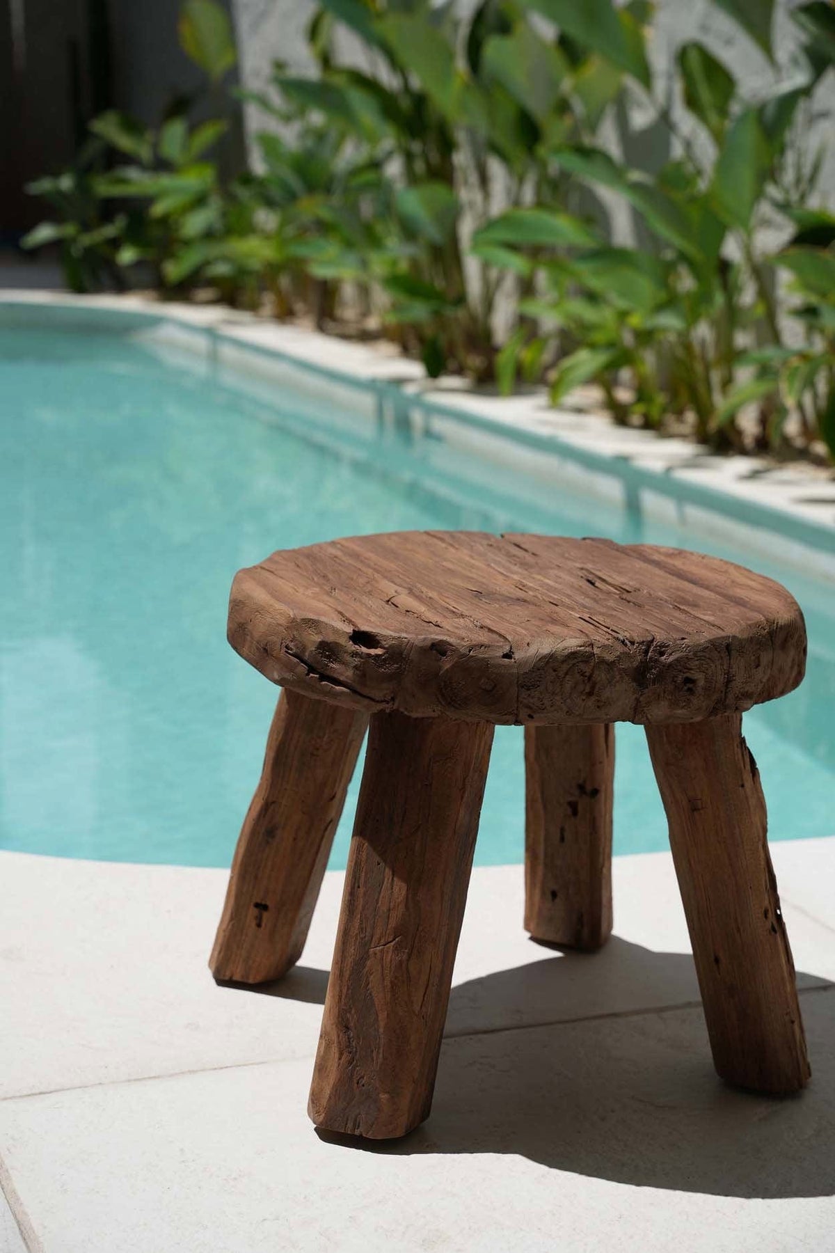Table d'appoint ronde de jardin en bois de teck massif marron 50x50x40cm Marabunta Rustic - Bazar Bizar — vue 4