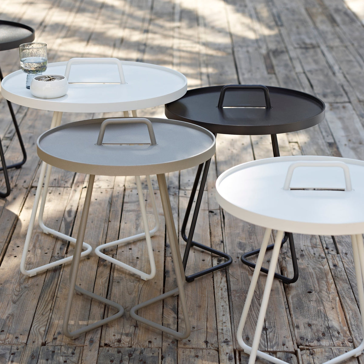 Table d'appoint 46,5 cm en aluminium blanc On-the-move - Cane-Line - The Cool Republic