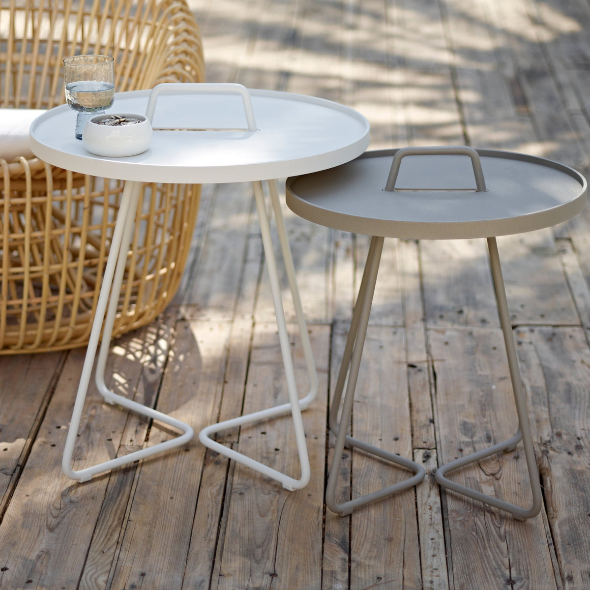Table d'appoint 46,5 cm en aluminium gris On-the-move - Cane-Line - The Cool Republic
