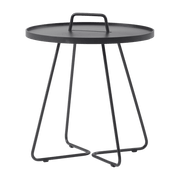 Table d'appoint 54 cm en aluminium noir On-the-move - Cane-Line - The Cool Republic