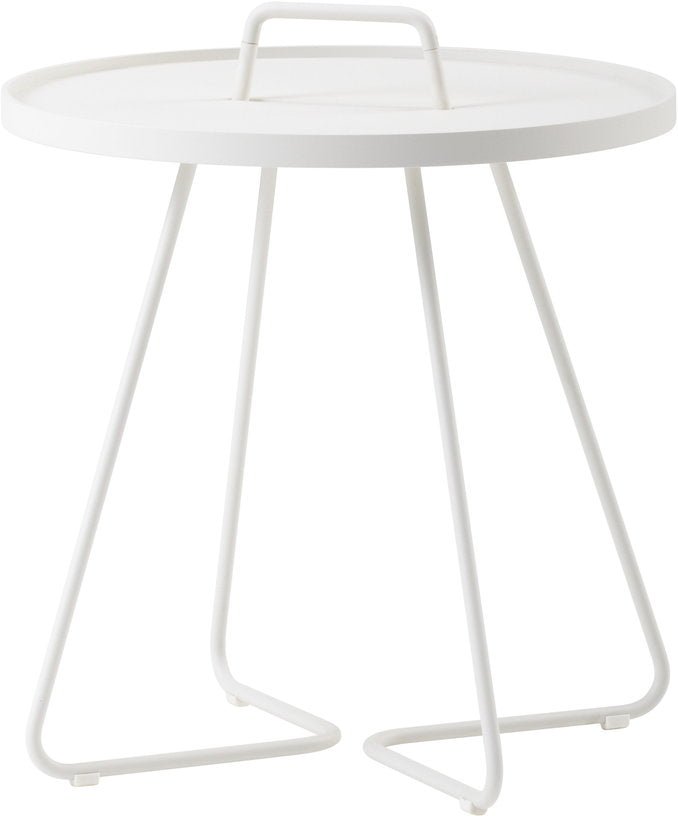 Table d'appoint 60 cm en aluminium blanc On - the - move - Cane - Line - The Cool Republic