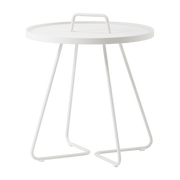 Table d'appoint 60 cm en aluminium blanc On-the-move - Cane-Line - The Cool Republic