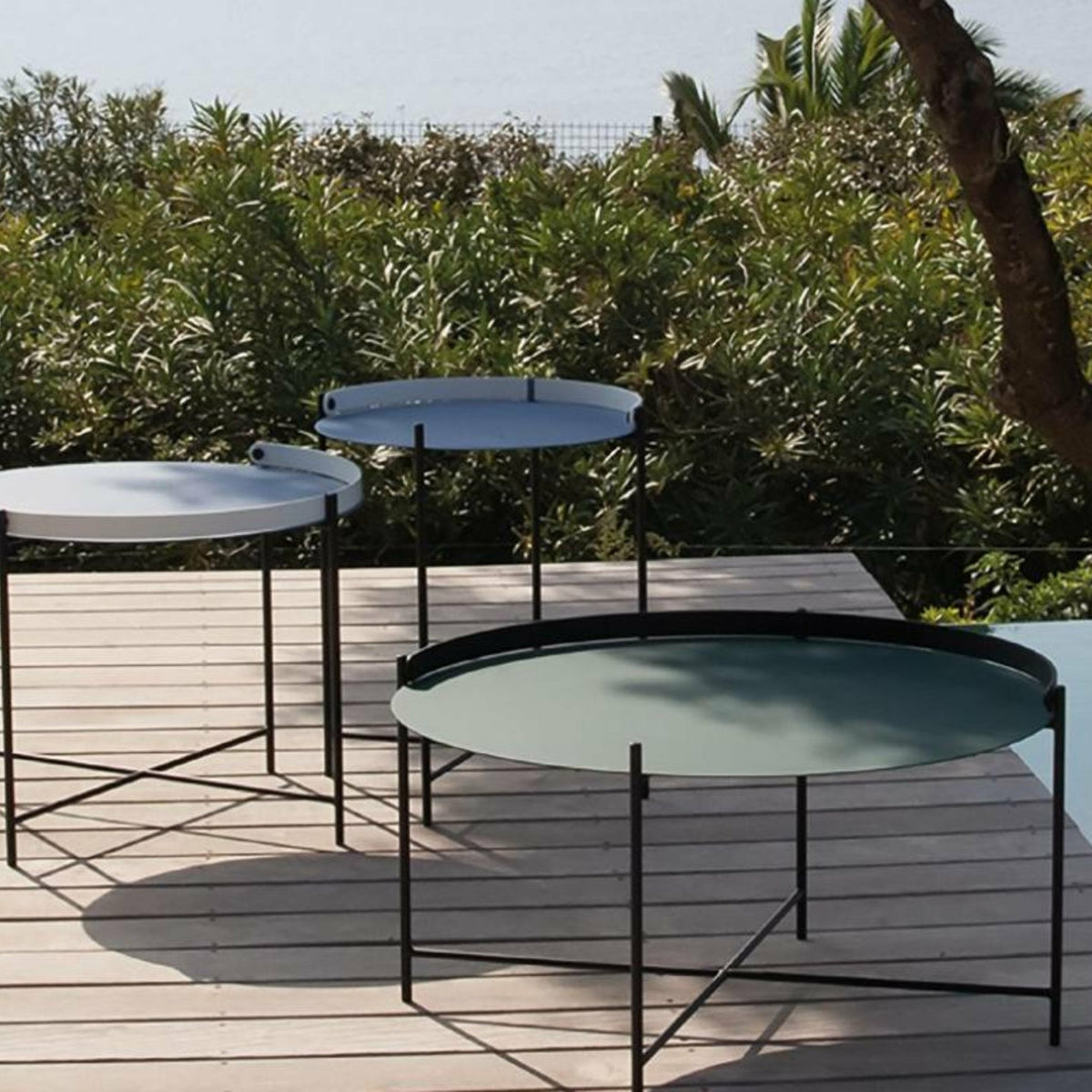 Table d'appoint 62 cm noir avec poignée EDGE - Houe - The Cool Republic