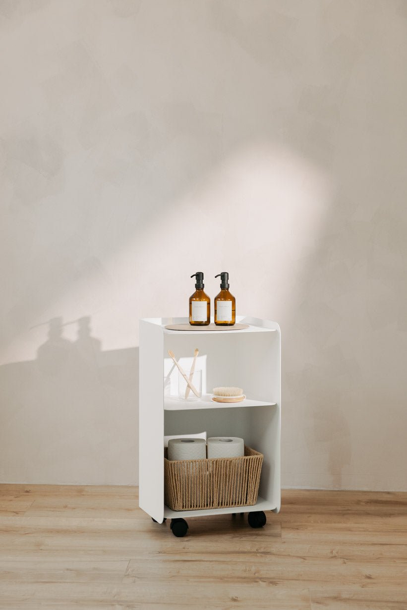 Table d'appoint à roulettes deux étages en acier blanc 40x30x67,5cm Juno - Metallbude - The Cool Republic