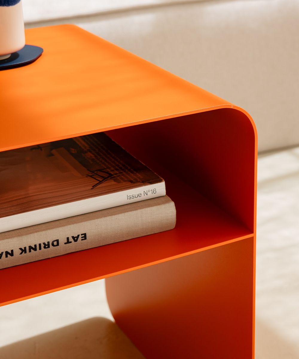Table d'appoint à roulettes deux étages en acier orange sprizz 40x30x67,5cm Juno - Metallbude - The Cool Republic