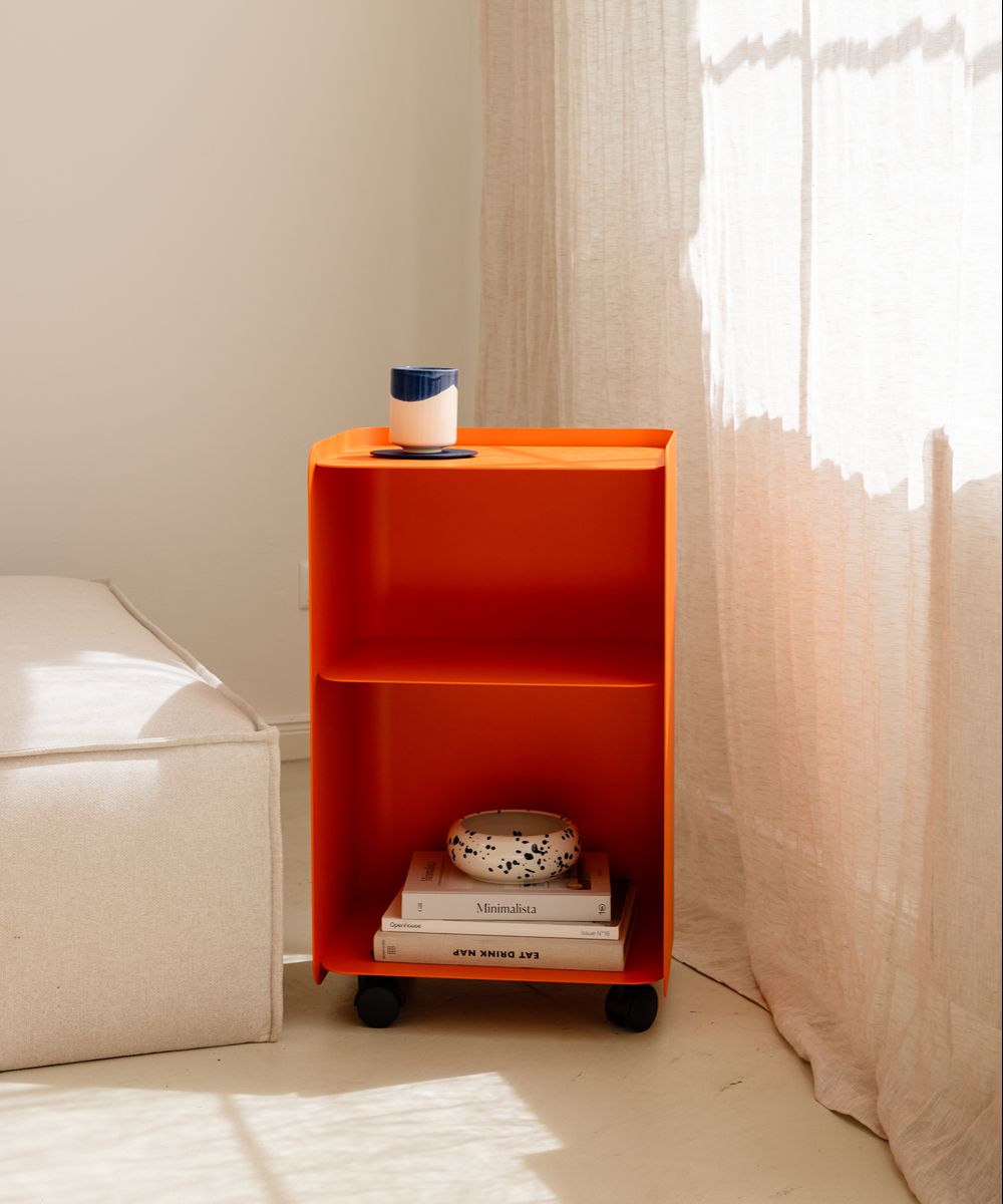 Table d'appoint à roulettes deux étages en acier orange sprizz 40x30x67,5cm Juno - Metallbude - The Cool Republic