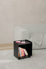 Table d'appoint à roulettes en acier noir 40x30x43,5cm Juno - Metallbude - The Cool Republic