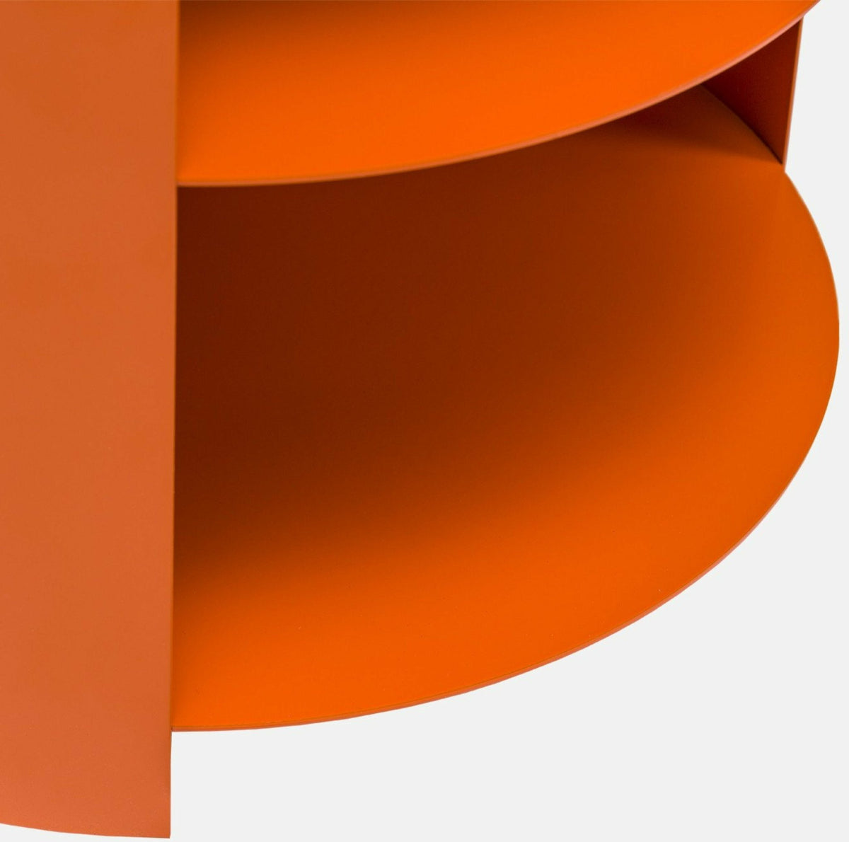 Table d'appoint à roulettes en acier orange 40 cm Hide Side - Hem - The Cool Republic