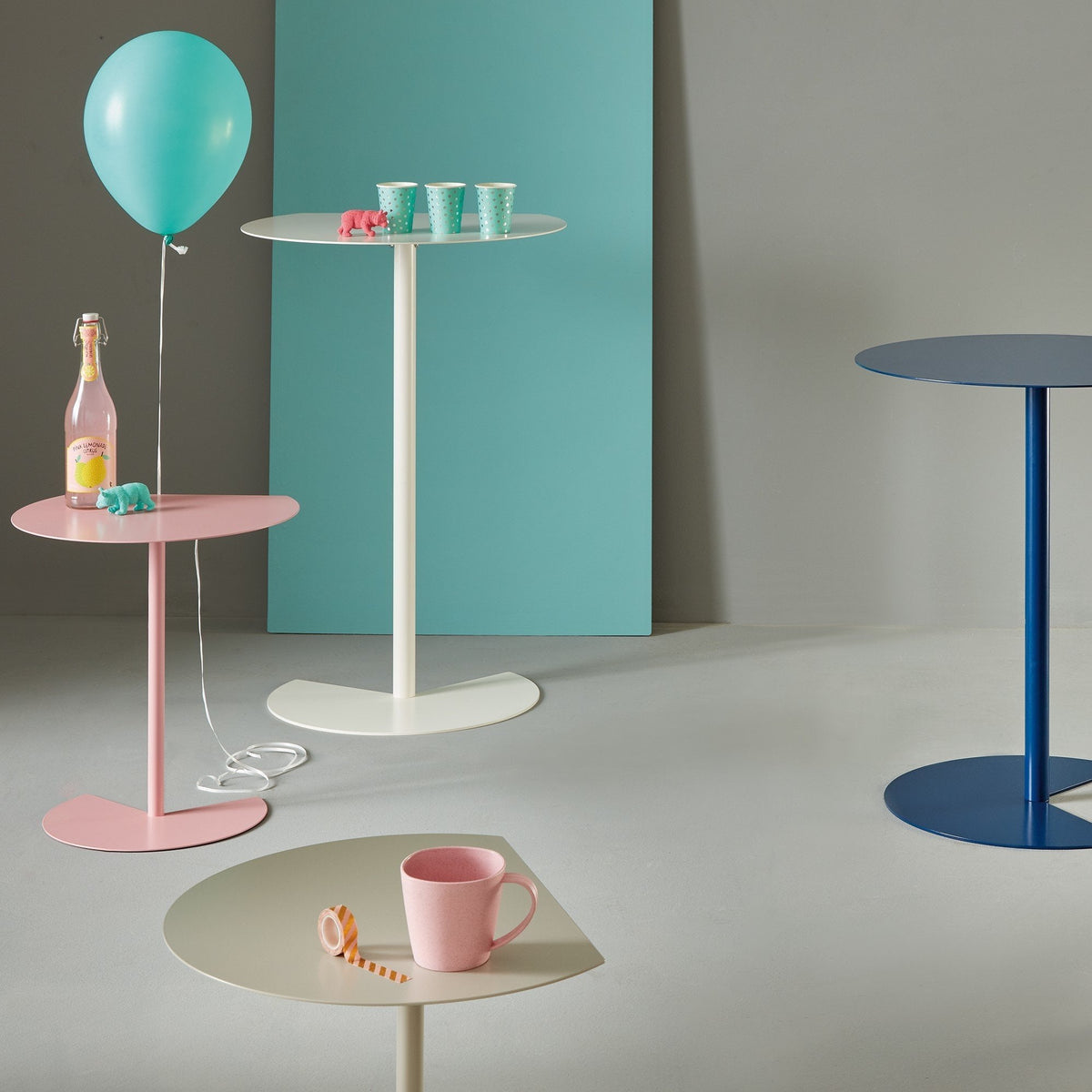 Table d'appoint bleu marine Way Sofa - Meme Design - The Cool Republic