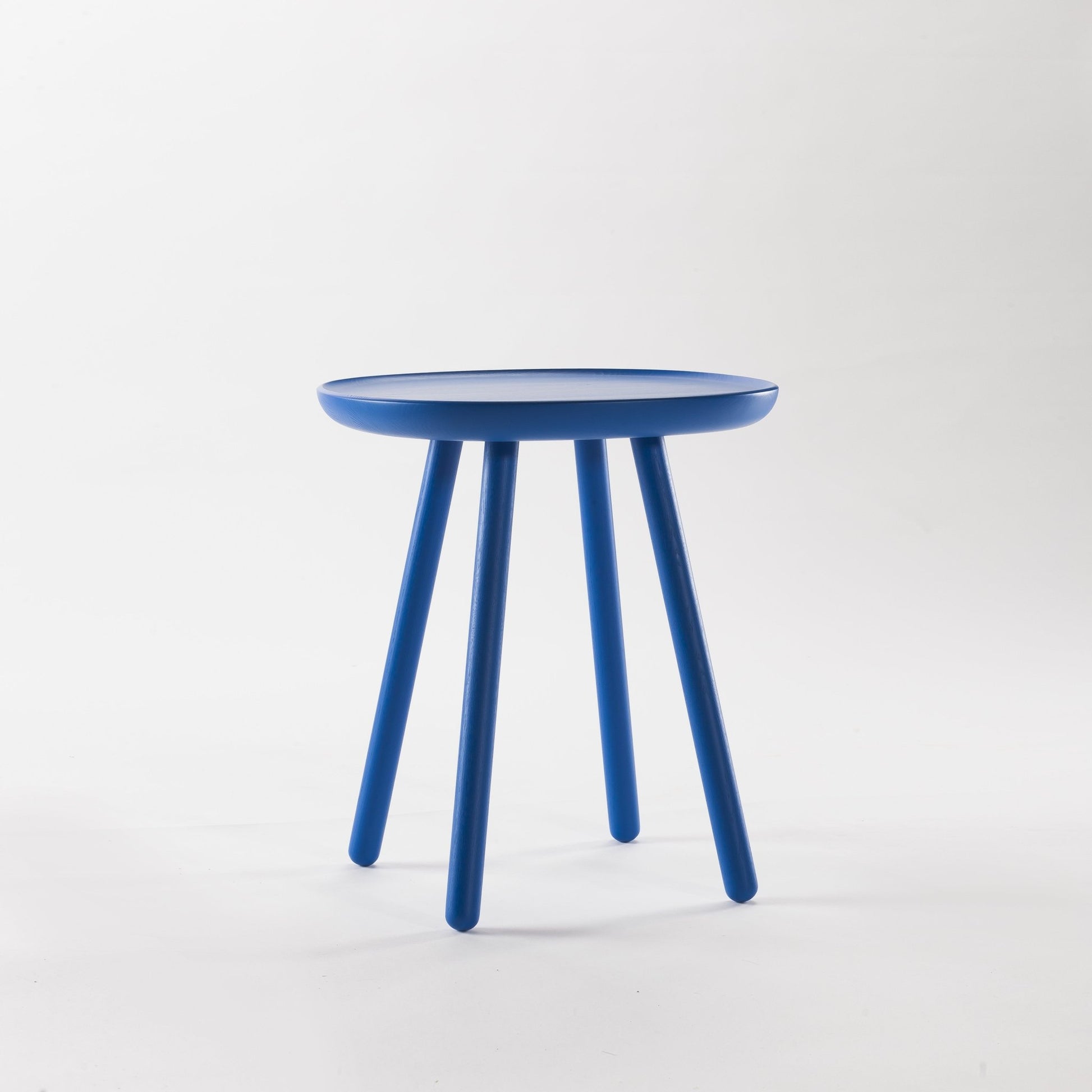 Table d'appoint bleue 45 cm Naïve - Emko - The Cool Republic