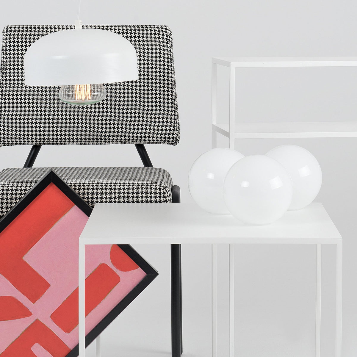 Table d'appoint carré blanche en métal Tensio - Custom Form - The Cool Republic